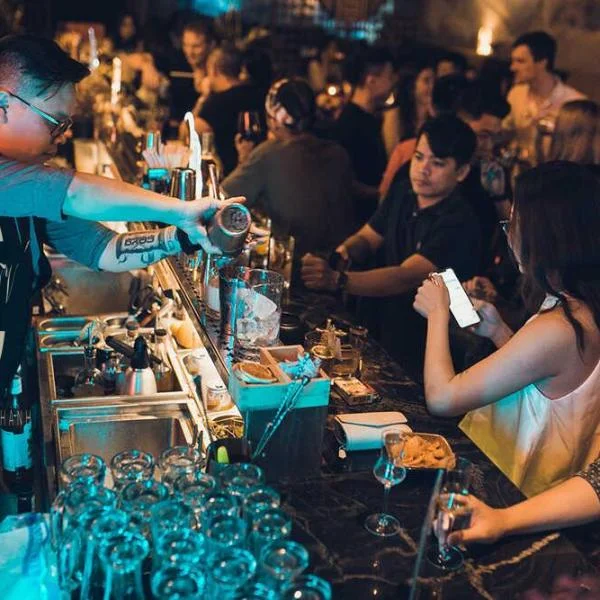 Phân biệt bar, pub, club - 3 khái niệm này khác nhau thế nào?